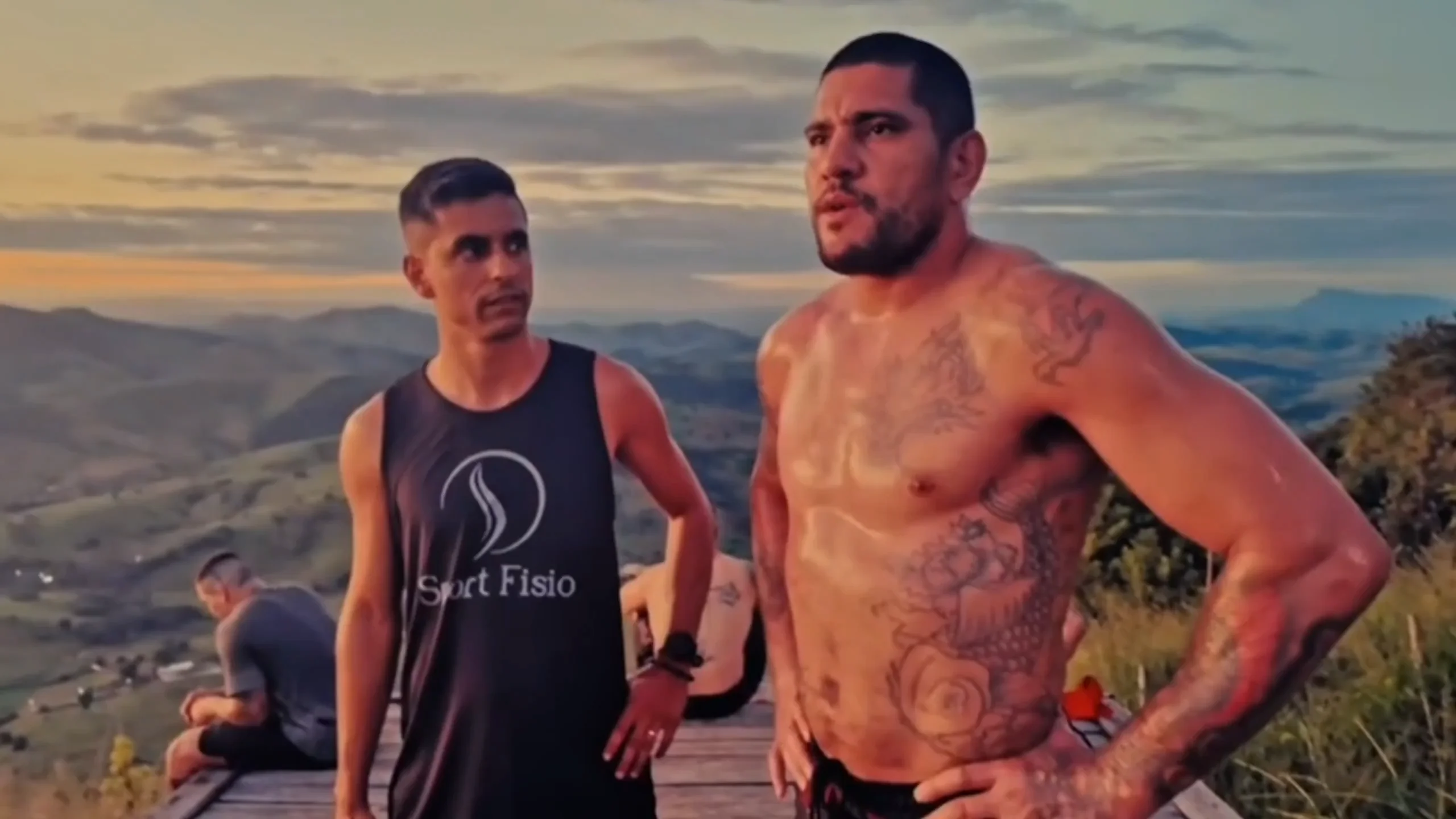 Alex Pereira Prise De Poids Et Compétitivité En UFC — Alex Pereira se confie sur ses années de galère av