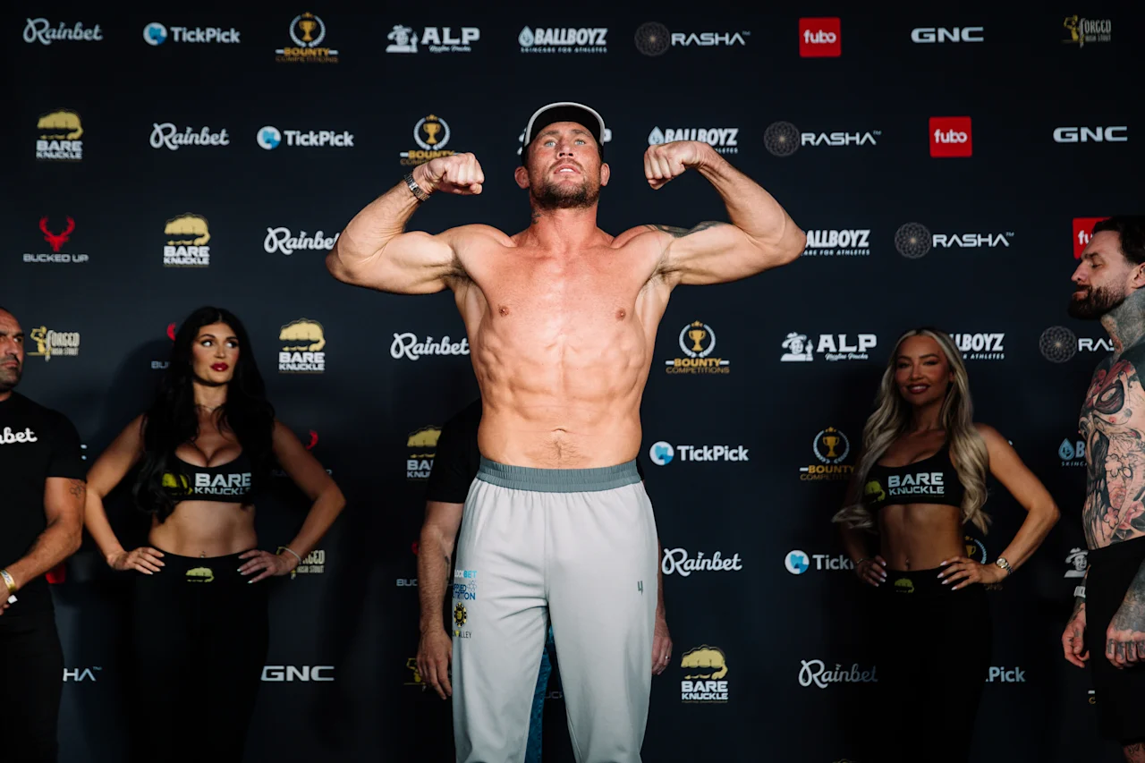 BKFC 90 Darren Till Vs Aaron Chalmers — Darren Till frôle la catastrophe, mais valide ses 