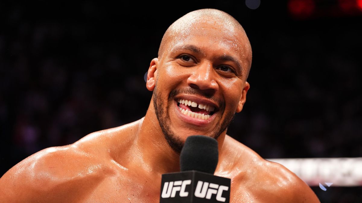 Cyril Gane Ufc — Ciryl Gane prêt à briller lors de l'UFC Freedom 25