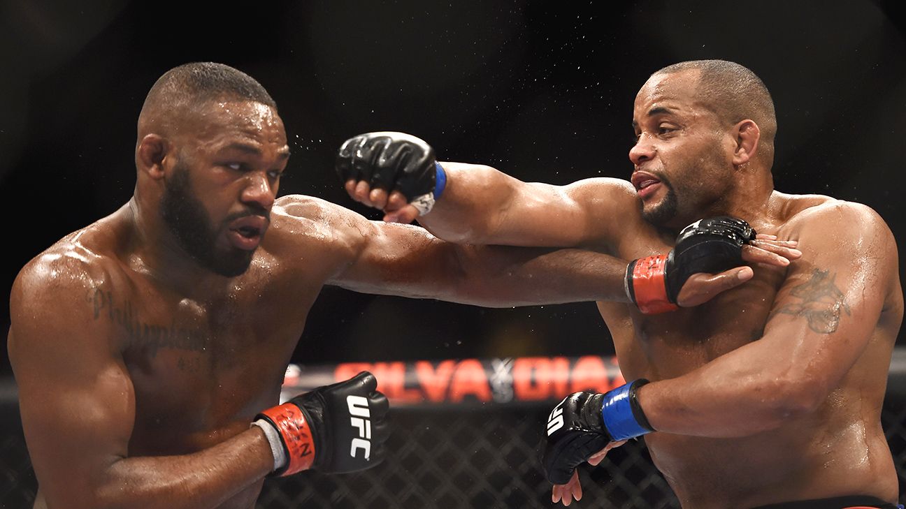 Daniel Cormier Contre Jon Jones Lors De Leurs Dernier Combat — Daniel Cormier : Jon Jones refuse une offre à sept