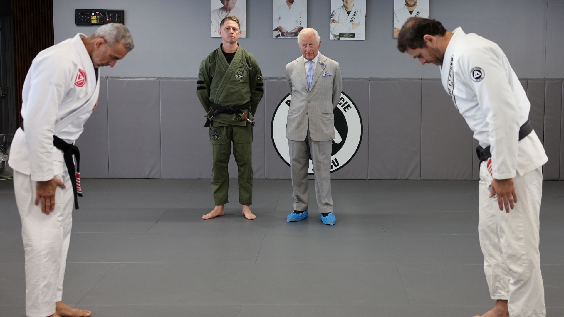 Le Roi Charles — King Charles III à la Roger Gracie Academy reçoit 