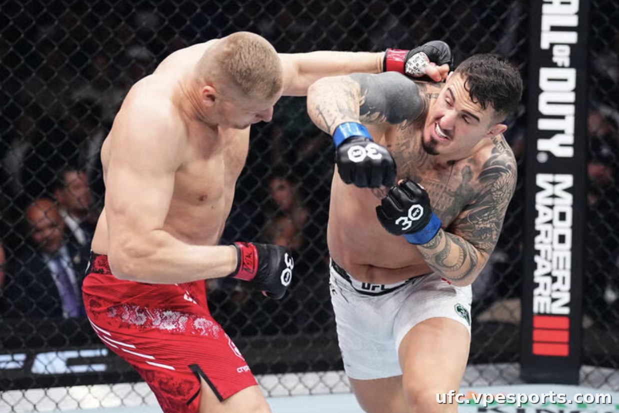 Tom Aspinall L'ufc — Ian Garry rejoint Tom Aspinall auprès d'Eddie Hear