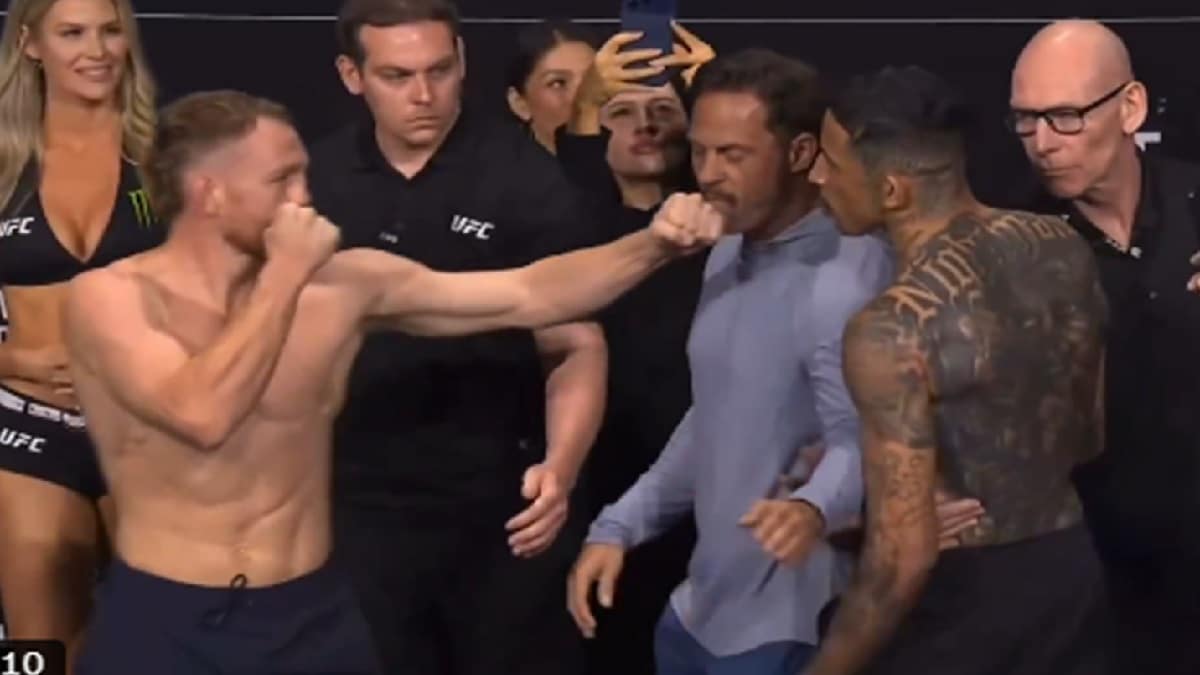 Face-à-face Carlos Prates Jack Della Maddalena pesée UFC Perth 2026