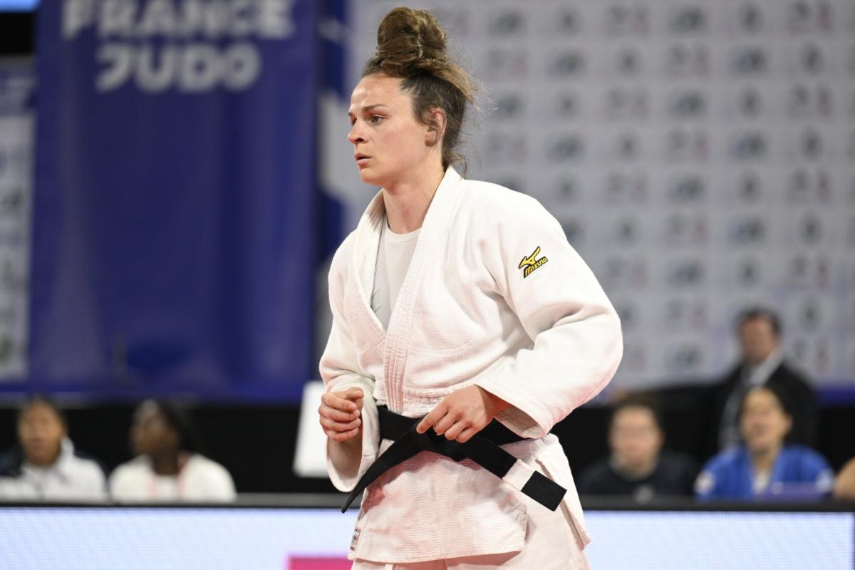 Clémence Eme portrait compétition judogi blanc France judo