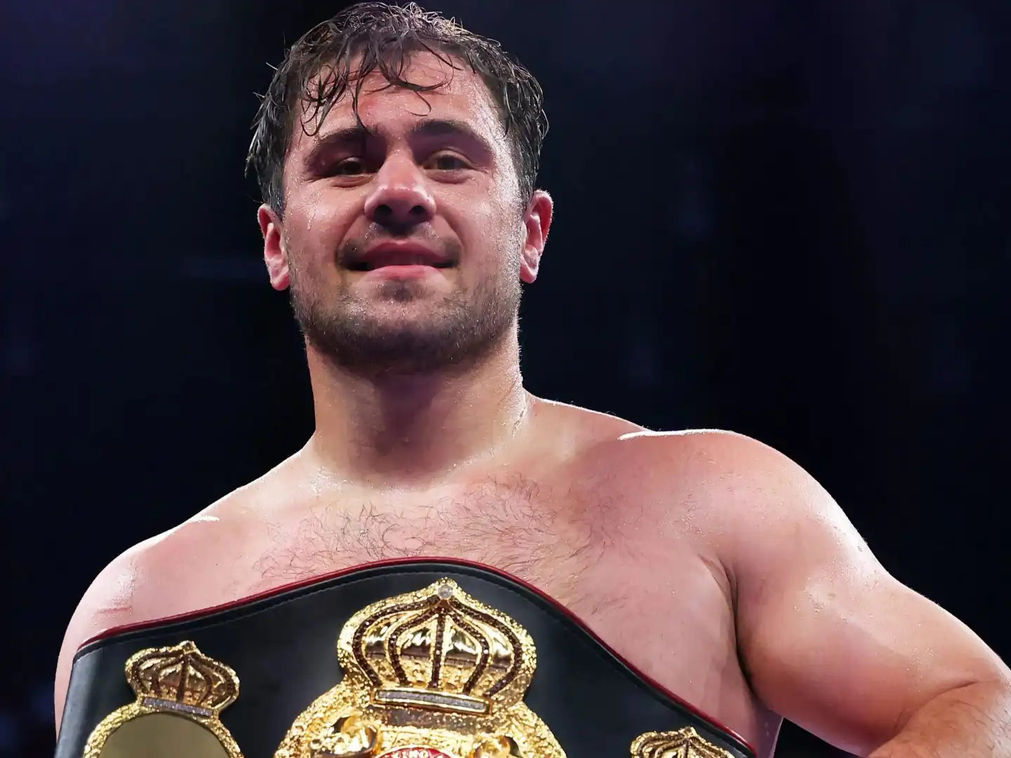 Filip Hrgovic avec sa ceinture de champion après victoire